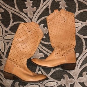 Frye Carson Booties